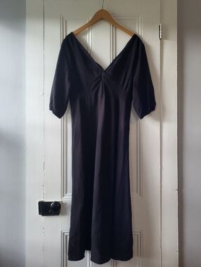 Boho Chic Black V-Neck Midi Dress